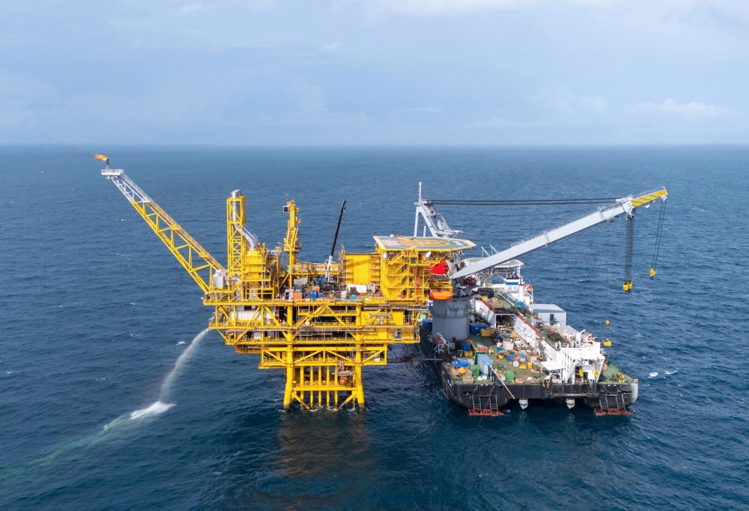 Dấu ấn nội lực của Petrovietnam trên những công trình siêu trường, siêu trọng Dấu ấn nội lực của Petrovietnam trên những công trình siêu trường, siêu trọng