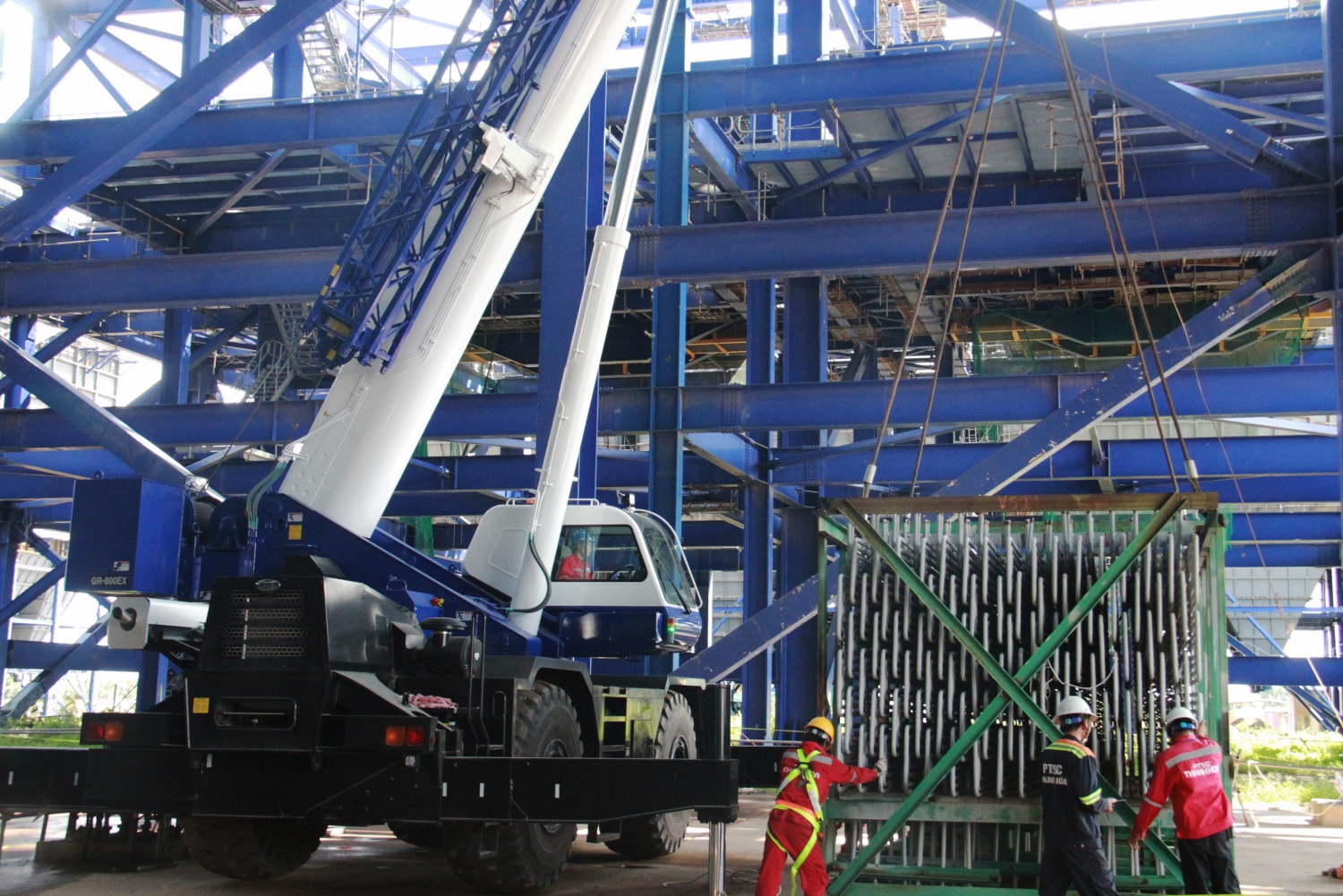 Dấu ấn nội lực của Petrovietnam trên những công trình siêu trường, siêu trọng Dấu ấn nội lực của Petrovietnam trên những công trình siêu trường, siêu trọng