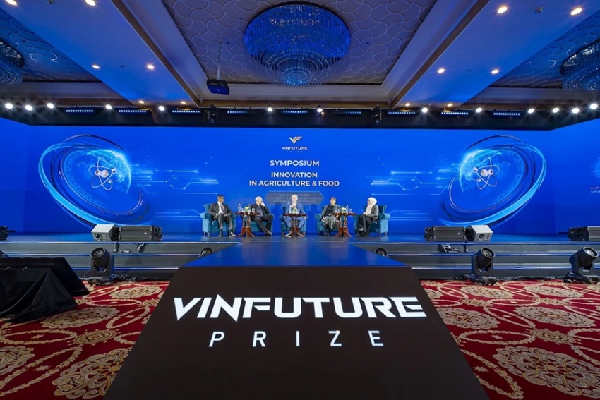 Nhà khoa học VinFuture giới thiệu công nghệ đột phá giúp “sao y bản chính” các hạt giống chất lượng Nhà khoa học VinFuture giới thiệu công nghệ đột phá giúp “sao y bản chính” các hạt giống chất lượng