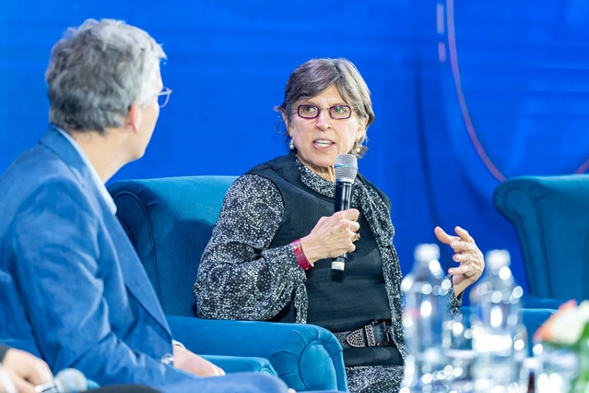 Nhà khoa học VinFuture giới thiệu công nghệ đột phá giúp “sao y bản chính” các hạt giống chất lượng Nhà khoa học VinFuture giới thiệu công nghệ đột phá giúp “sao y bản chính” các hạt giống chất lượng