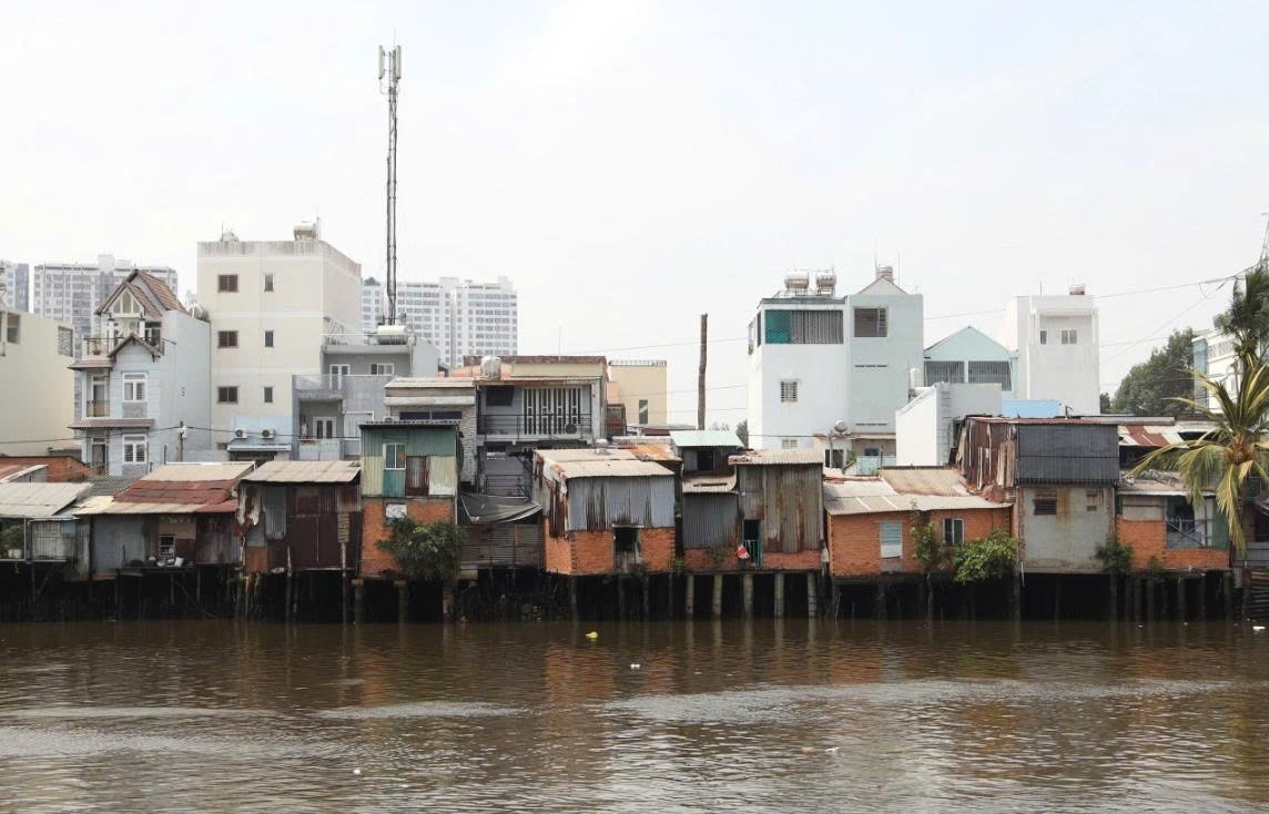 Điểm tin xây dựng - bất động sản ngày 5/12: TP Hồ Chí Minh đề xuất hỗ trợ 10.000 tỷ đồng xóa nhà tạm ven sông