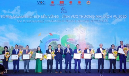 PV Drilling và PVCFC được vinh danh Top 100 doanh nghiệp bền vững tại Việt Nam 2025