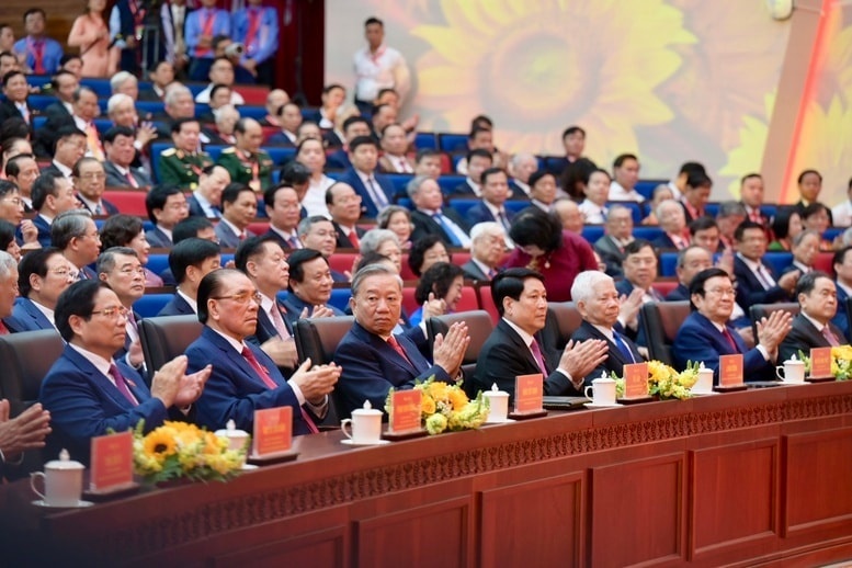 Khai mạc Đại hội Đảng bộ TP HCM lần thứ I: Khẳng định vị thế đầu tàu kinh tế, mở ra kỷ nguyên phát triển mới