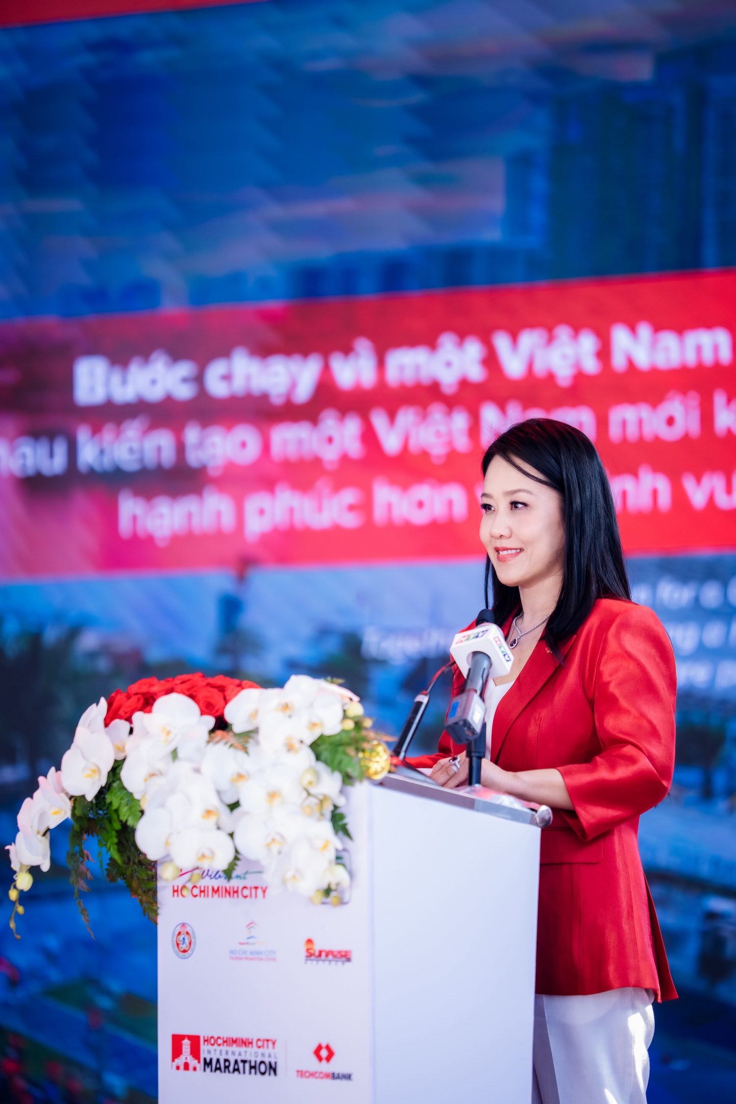 Giải chạy biểu trưng của Thành phố tiếp tục lan tỏa tinh thần “Bước chạy vì một Việt Nam vượt trội” Giải chạy biểu trưng của Thành phố tiếp tục lan tỏa tinh thần “Bước chạy vì một Việt Nam vượt trội”