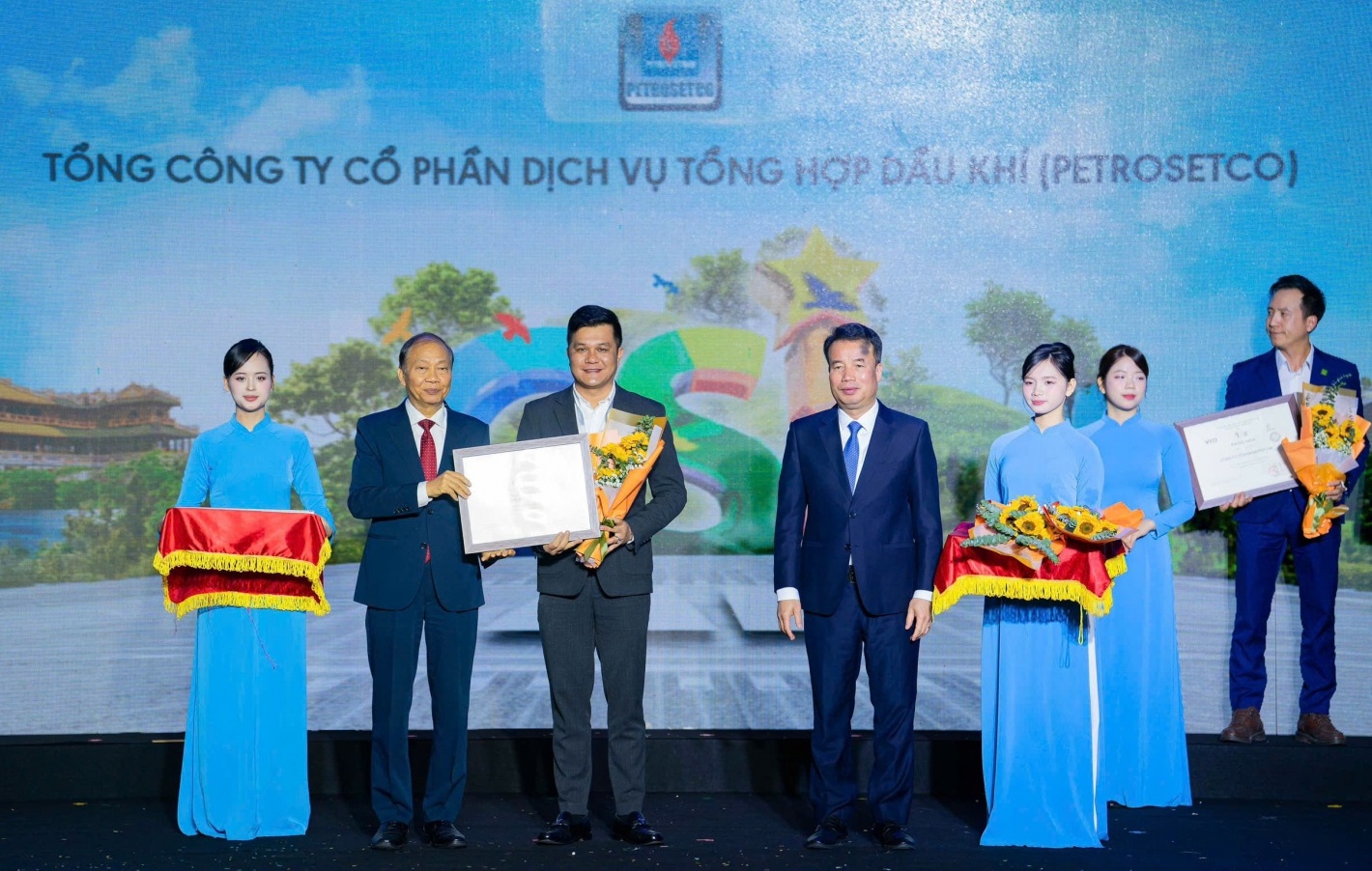 PETROSETCO lần đầu được vinh danh trong Top 100 Doanh nghiệp phát triển bền vững