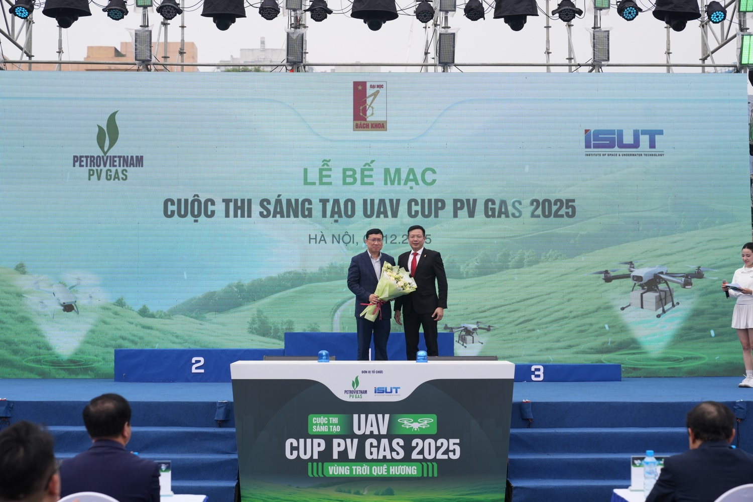 Tôn vinh tài năng trẻ, mở ra “vùng trời” sáng tạo mới Tôn vinh tài năng trẻ, mở ra “vùng trời” sáng tạo mới