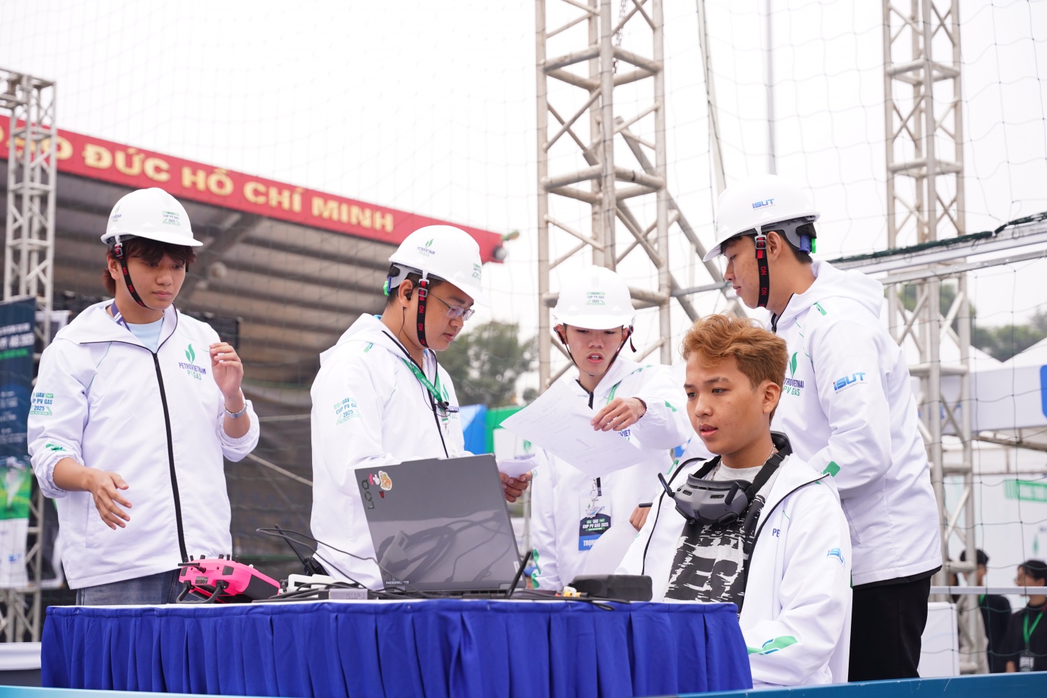 Tôn vinh tài năng trẻ, mở ra “vùng trời” sáng tạo mới Tôn vinh tài năng trẻ, mở ra “vùng trời” sáng tạo mới