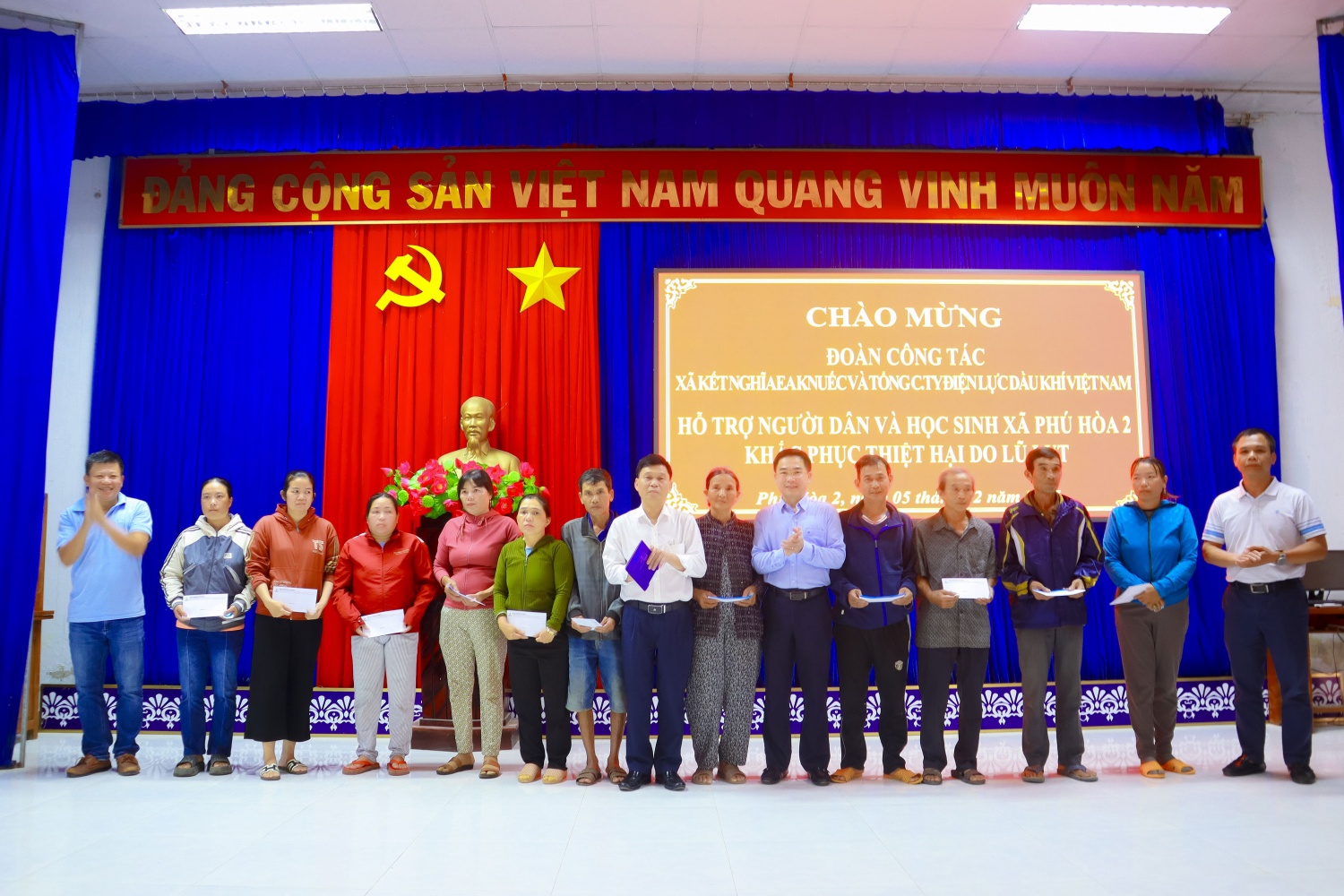 PV Power hỗ trợ bà con Đắk Lắk khắc phục hậu quả mưa lũ PV Power hỗ trợ bà con Đắk Lắk khắc phục hậu quả mưa lũ