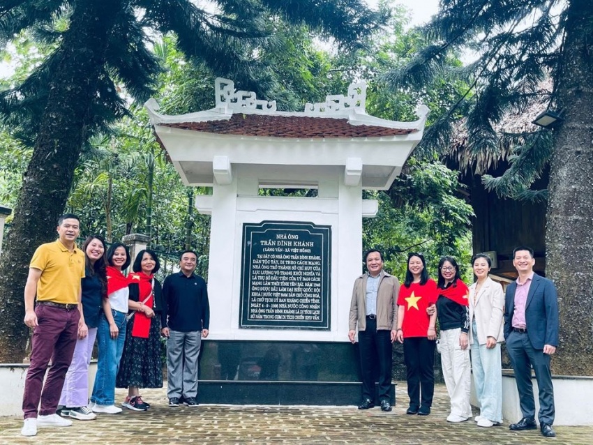 Liên chi bộ Tổ chức Hành chính, Tài chính Kế toán và Kinh doanh tổ chức về nguồn tại Di tích lịch sử Cách mạng Chiến khu Vần – Yên Bái PVPS: Liên Chi bộ Tổ chức Hành chính, Tài chính Kế toán và Kinh doanh tổ chức chương trình