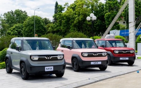 Gia đình trẻ chọn VinFast VF 3 vì “đi 2 tuần tốn chưa bằng 1 bát phở”