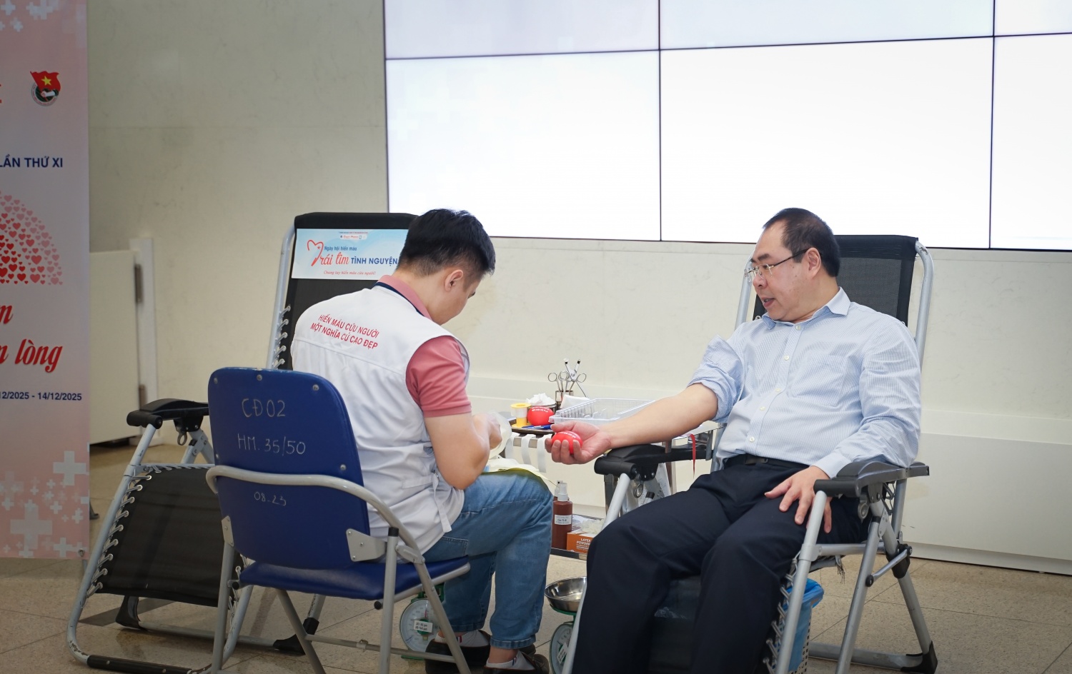 EVN triển khai Tuần lễ hồng lần thứ XI EVN triển khai Tuần lễ hồng lần thứ XI