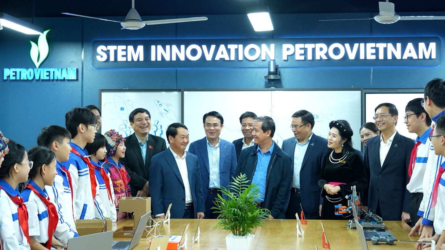 STEM Innovation Petrovietnam: Mở rộng không gian hệ sinh thái STEM quốc gia, tạo đột phá về nguồn lực STEM Innovation Petrovietnam: “Viên gạch” đầu tiên kiến tạo hệ sinh thái STEM quốc gia