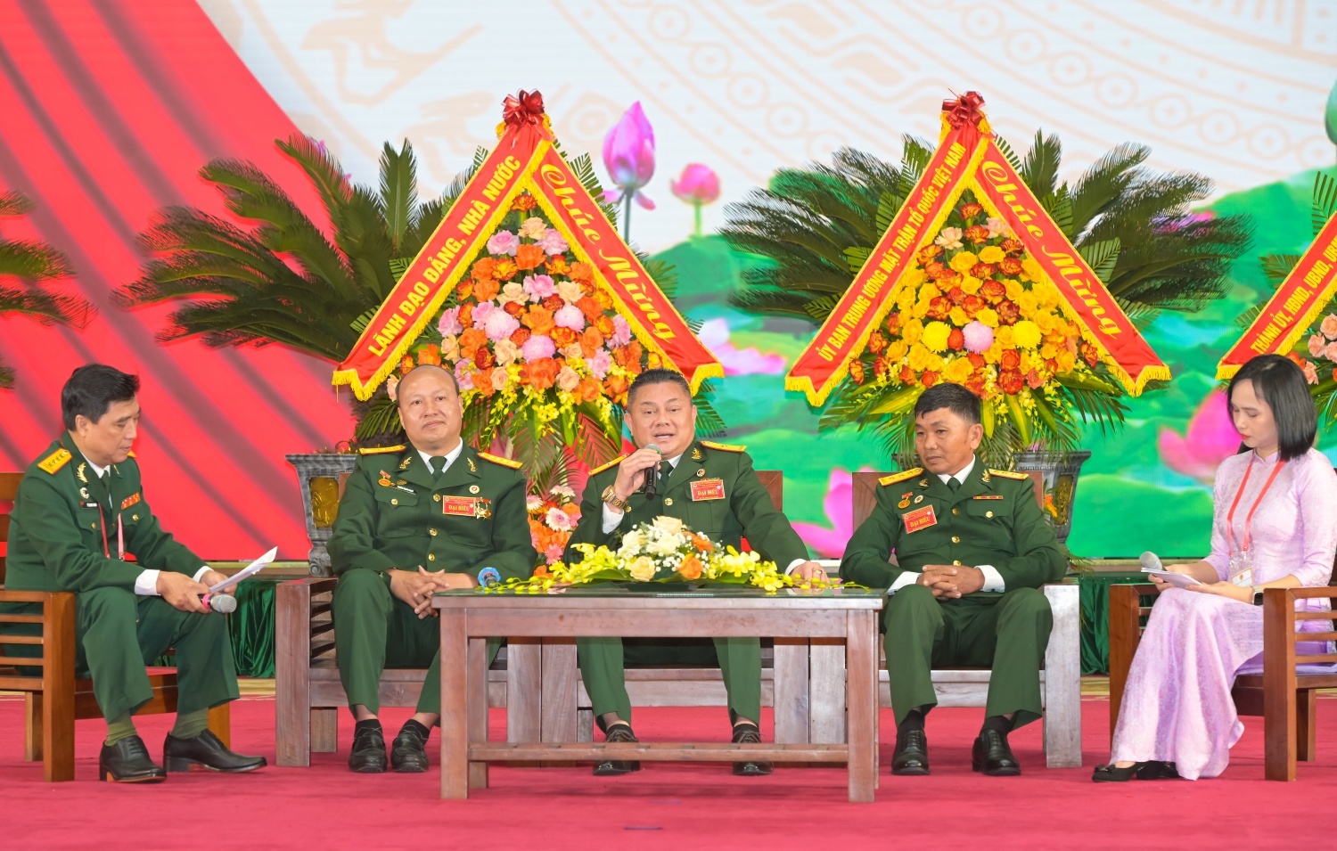 Hội CCB Petrovietnam chia sẻ về kinh nghiệm trong hoạt động khoa học công nghệ, sáng kiến, sáng chế hợp lý hóa sản xuất tại chương trình “Mãi mãi xứng danh Bộ đội Cụ Hồ”. Hội CCB Petrovietnam chia sẻ về kinh nghiệm trong hoạt động khoa học công nghệ, sáng kiến, sáng chế hợp lý hóa sản xuất tại chương trình “Mãi mãi xứng danh Bộ đội Cụ Hồ”.