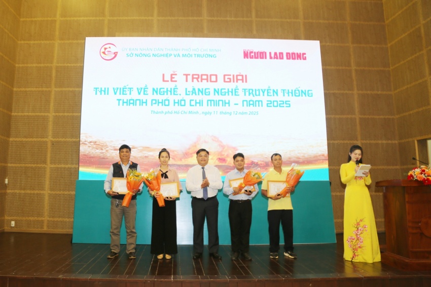 Giữ lửa làng nghề giữa lòng phố thị: TP.HCM tổng kết cuộc thi viết về Di Sản Văn hóa Việt TP HCM tổng kết cuộc thi viết về nghề và làng nghề truyền thống