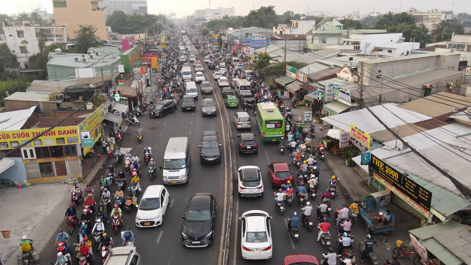Bài 1: Ô nhiễm không khí từ động cơ diesel: “Căn bệnh đô thị” lan rộng Bài 1: Ô nhiễm không khí từ động cơ diesel: “Căn bệnh đô thị” lan rộng