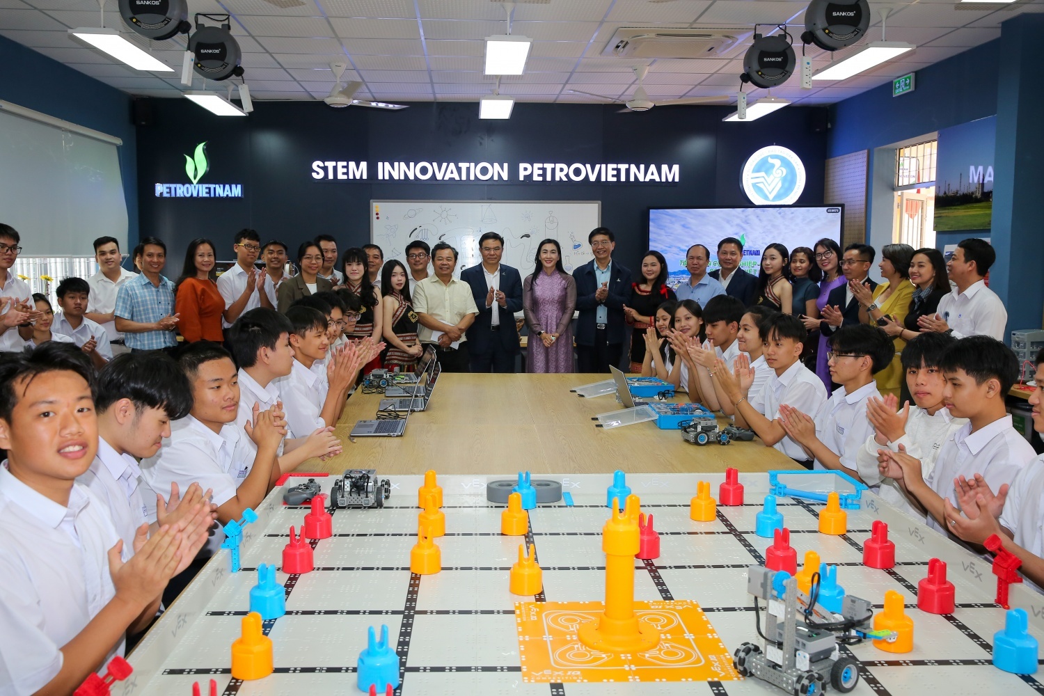 “STEM Innovation Petrovietnam”-  Đòn bẩy thu hẹp khoảng cách giáo dục và phát triển nhân lực địa phương