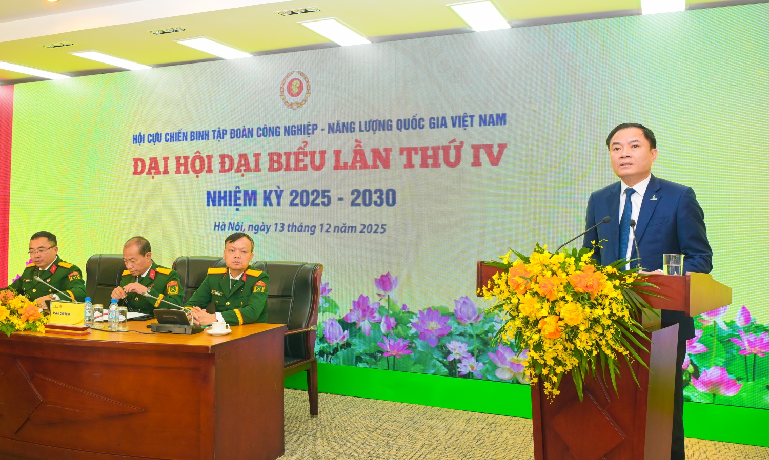 Phát huy phẩm chất “Bộ đội Cụ Hồ”, xây dựng lực lượng vững mạnh cùng Petrovietnam phát triển trong giai đoạn mới Phát huy phẩm chất “Bộ đội Cụ Hồ”, xây dựng lực lượng vững mạnh cùng Petrovietnam phát triển trong giai đoạn mới