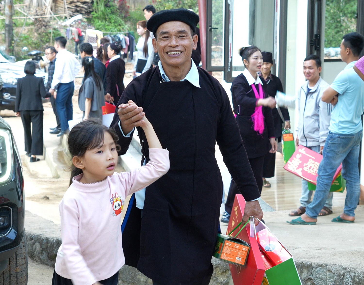 Petrovietnam mang hơi ấm đến vùng cao Lào Cai Petrovietnam mang hơi ấm đến vùng cao Lào Cai