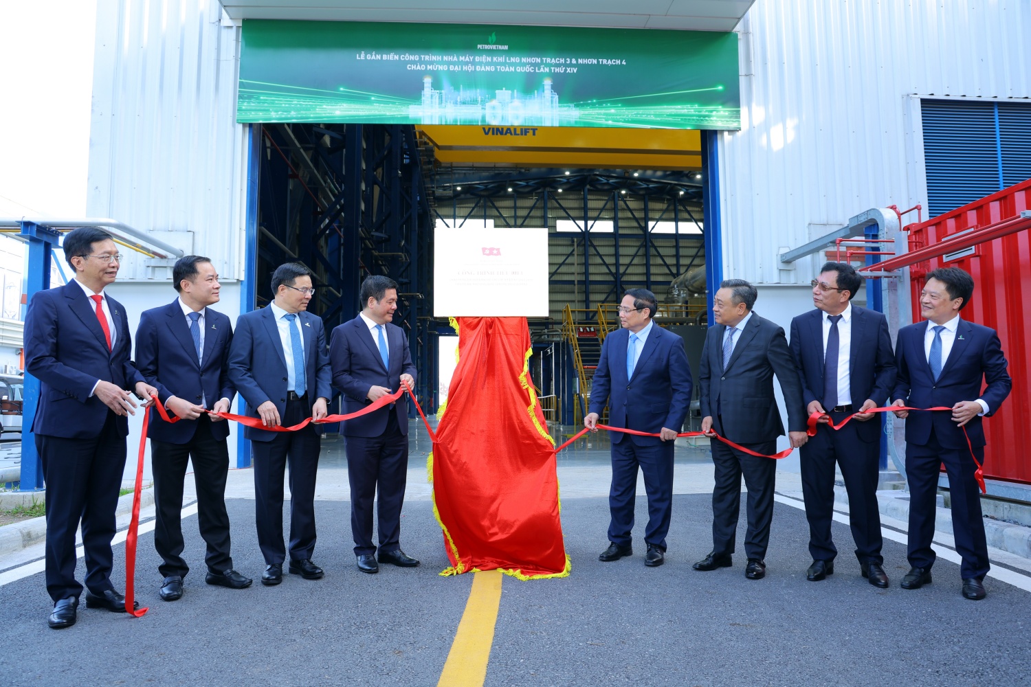 [Chùm ảnh] Thủ tướng Phạm Minh Chính dự lễ khánh thành Nhà máy điện khí LNG Nhơn Trạch 3 và Nhơn Trạch 4
