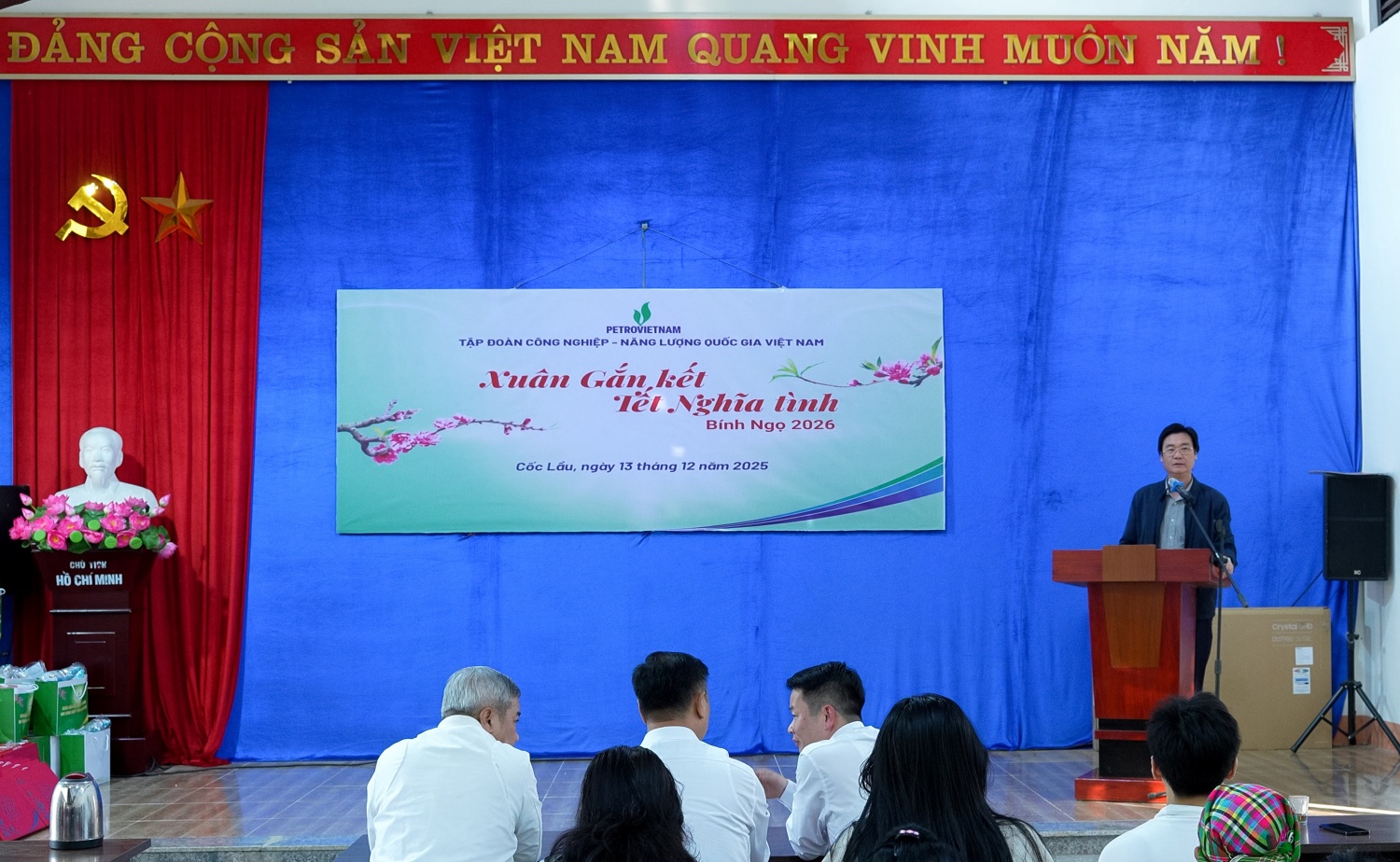 Petrovietnam mang hơi ấm đến vùng cao Lào Cai Petrovietnam mang hơi ấm đến vùng cao Lào Cai