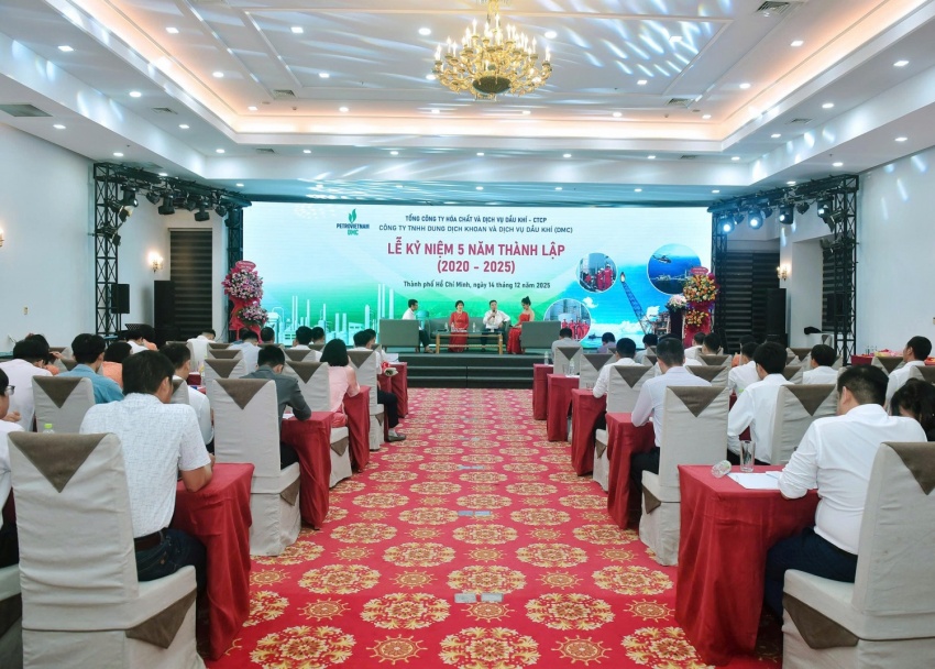 DMC kỷ niệm 5 năm thành lập: Hành trình của Niềm tin và Khát vọng DMC kỷ niệm 5 năm thành lập: Hành trình của niềm tin và khát vọng