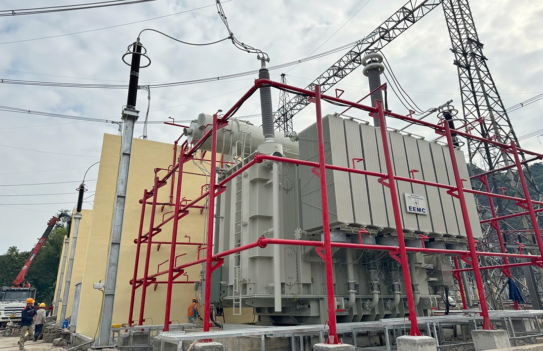 Đóng điện Dự án Nâng công suất Trạm biến áp 500kV Hòa Bình Đóng điện Dự án Nâng công suất Trạm biến áp 500kV Hòa Bình