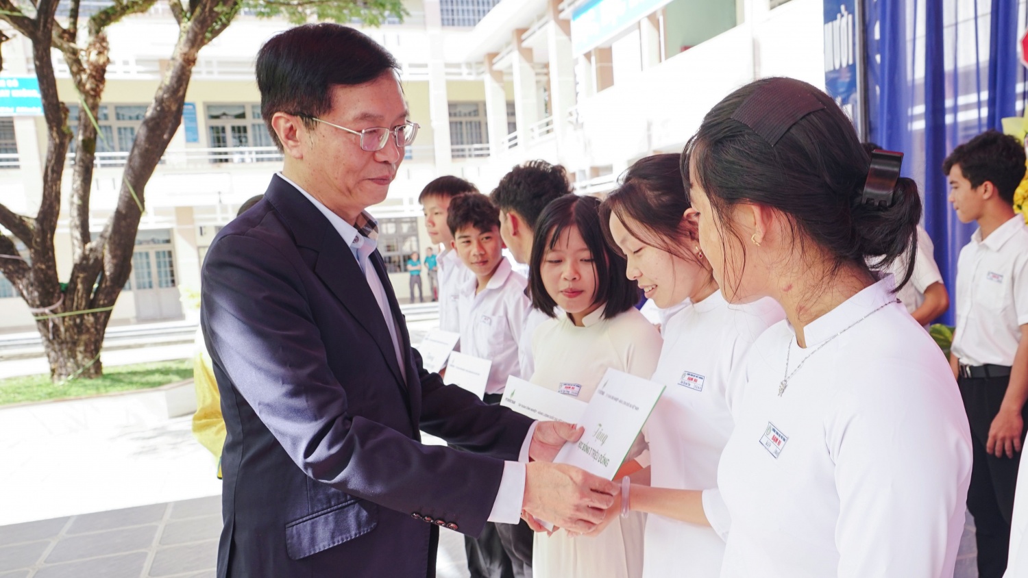 Khánh thành Phòng STEM Innovation Petrovietnam tại Trường THPT Đạm Ri: Tiếp sức sáng tạo - nghiên cứu khoa học Phòng STEM Innovation Petrovietnam tại Trường THPT Đạm Ri:
Tiếp sức sáng tạo - nghiên cứu khoa học