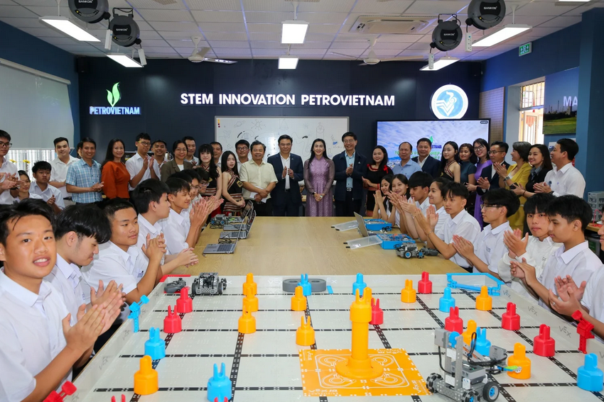 Petrovietnam's STEM Innovation contributes to promoting modern education and developing human resources in science and technology Petrovietnam's STEM Innovation contributes to promoting modern education and developing human resources in science and technology