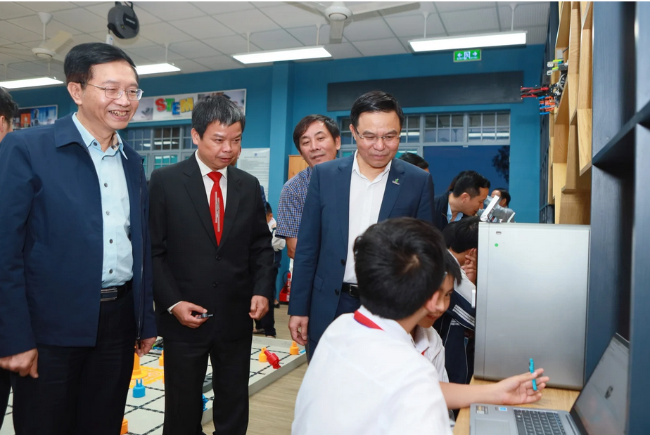 Petrovietnam's STEM Innovation contributes to promoting modern education and developing human resources in science and technology Petrovietnam's STEM Innovation contributes to promoting modern education and developing human resources in science and technology