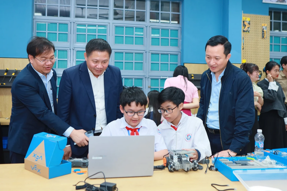 Petrovietnam's STEM Innovation contributes to promoting modern education and developing human resources in science and technology Petrovietnam's STEM Innovation contributes to promoting modern education and developing human resources in science and technology