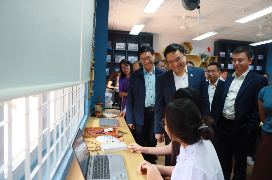 Petrovietnam's STEM Innovation contributes to promoting modern education and developing human resources in science and technology Petrovietnam's STEM Innovation contributes to promoting modern education and developing human resources in science and technology
