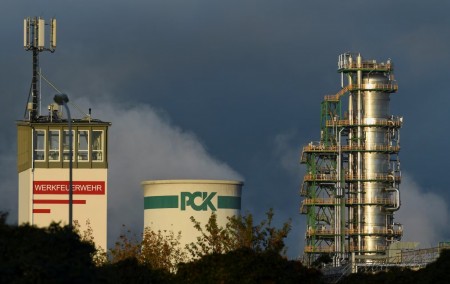 Shell quyết bán cổ phần tại nhà máy lọc dầu thuộc sở hữu của Rosneft