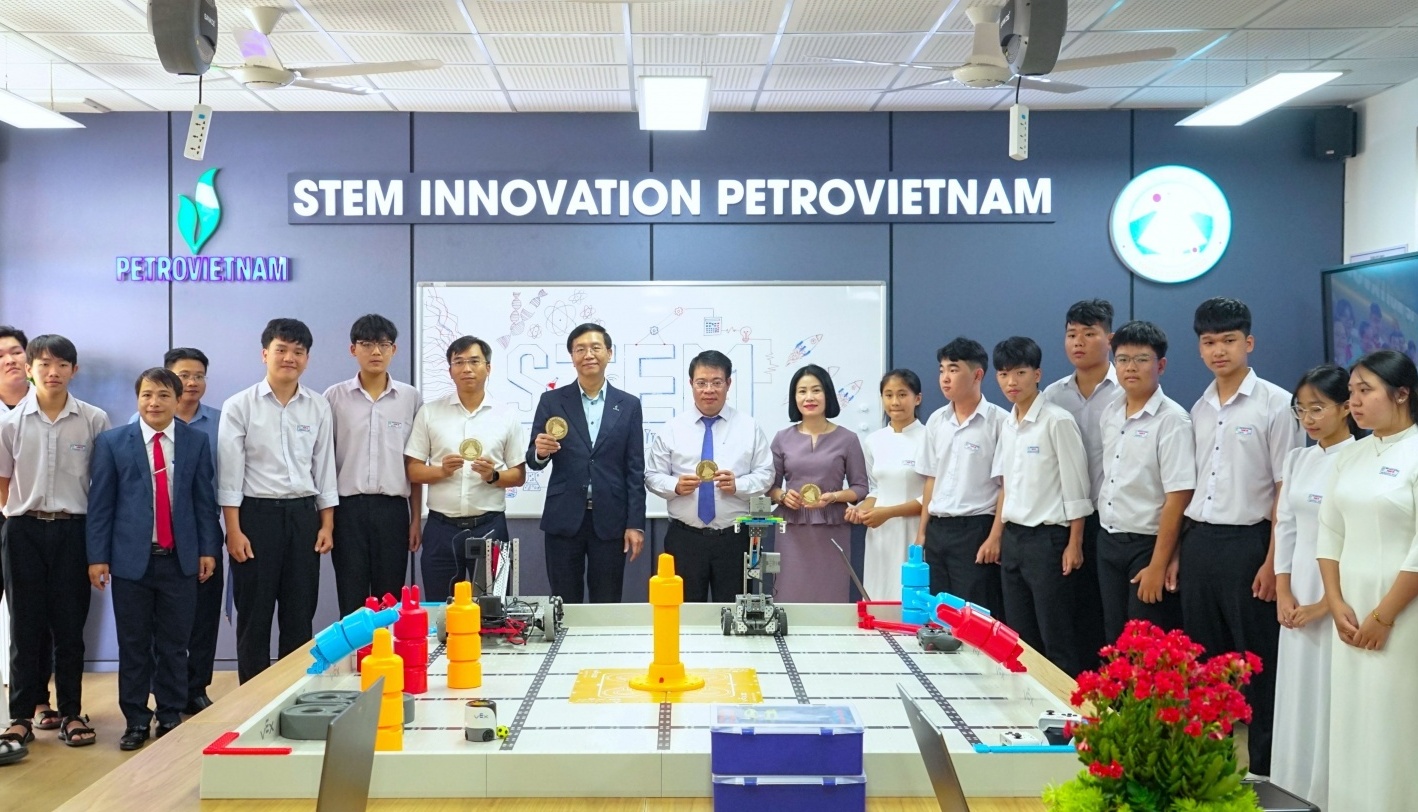 [VIDEO] Phòng STEM Innovation Petrovietnam tại Trường THPT Đạm Ri: Tiếp sức sáng tạo - nghiên cứu khoa học