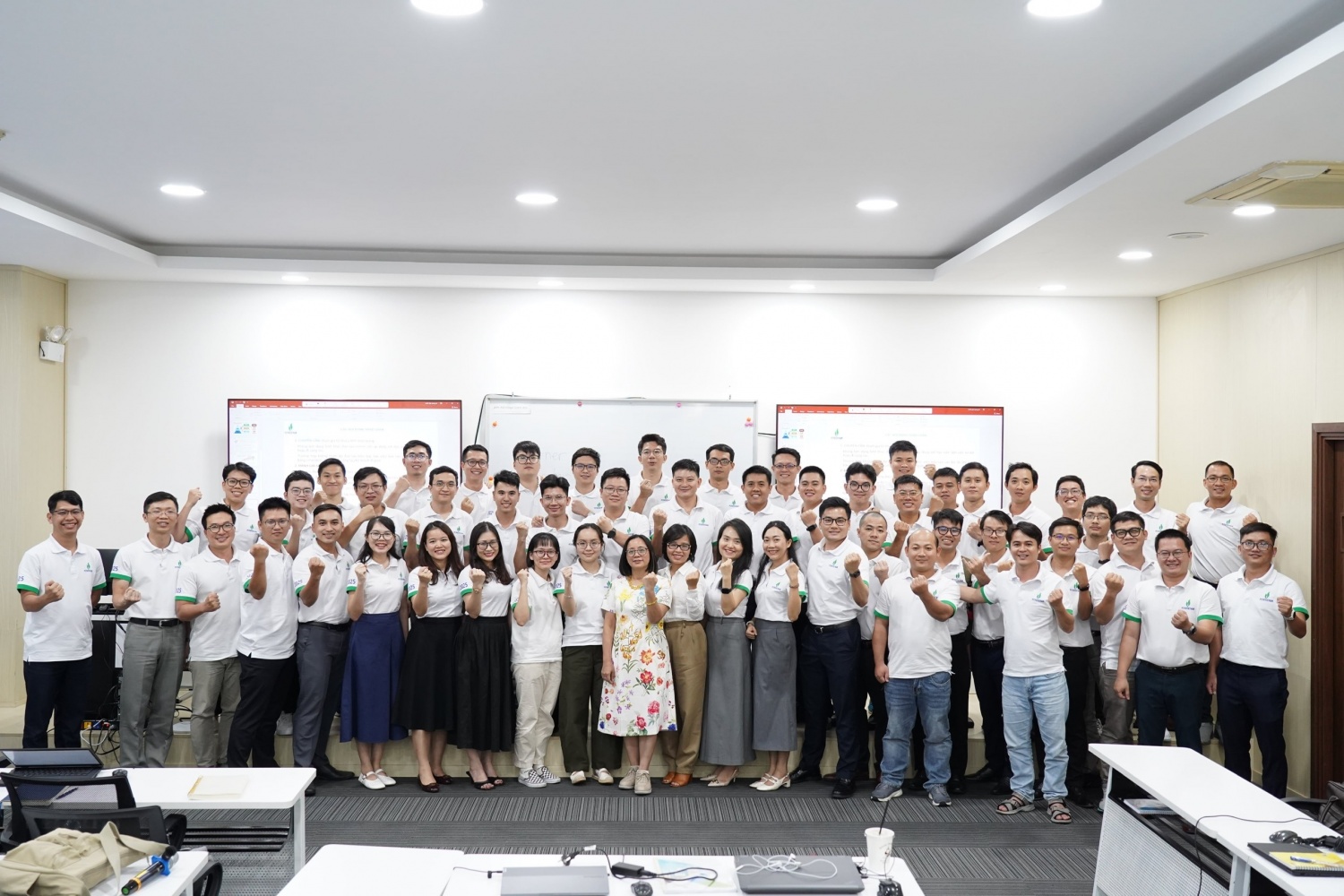 Ghi chép từ hành trình Petrovietnam “chuẩn bị thế hệ trẻ cho tương lai” Ghi chép từ hành trình Petrovietnam “chuẩn bị thế hệ trẻ cho tương lai”