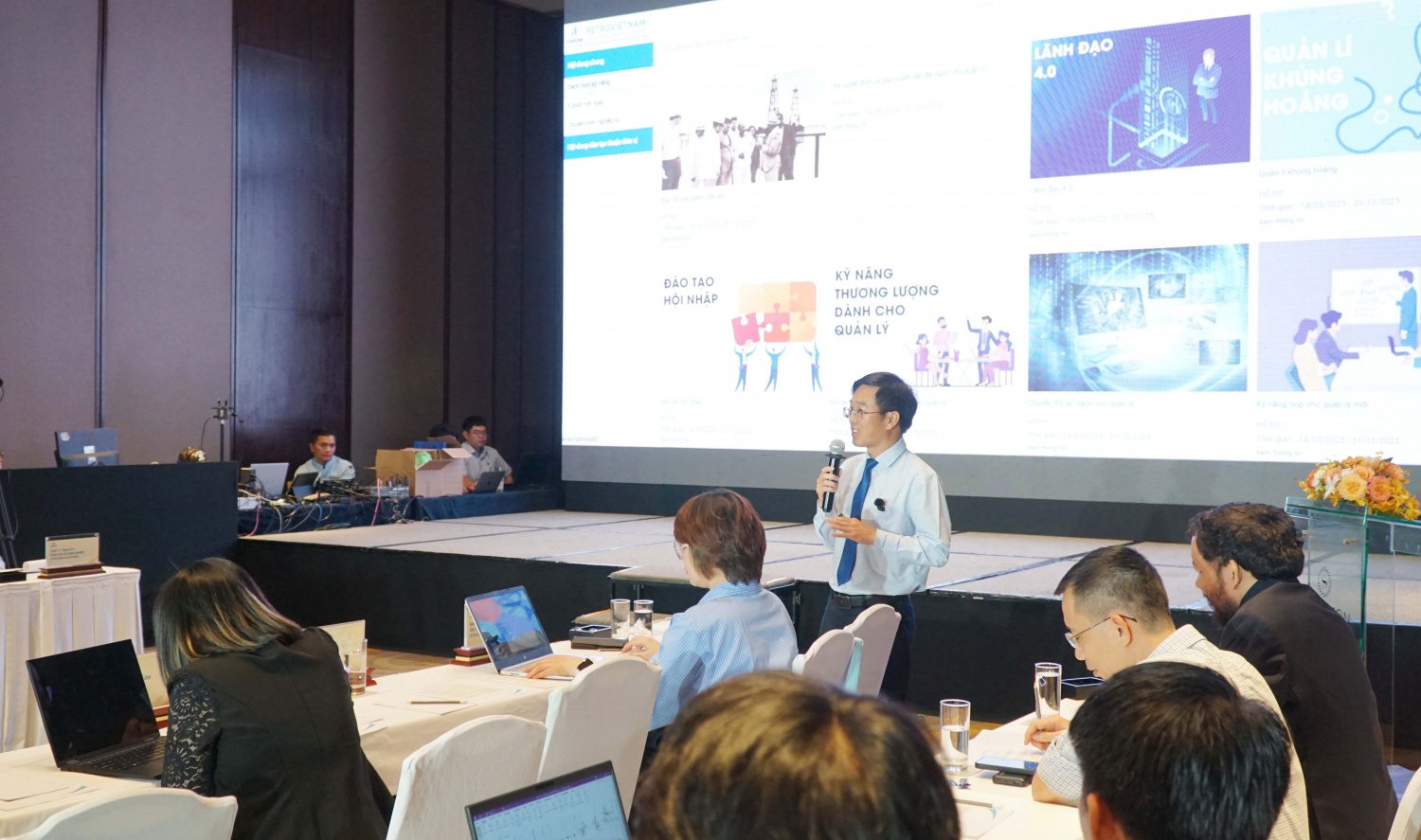 Petrovietnam đẩy mạnh thực hiện chiến lược thu hút và giữ chân nhân tài Petrovietnam đẩy mạnh thực hiện chiến lược thu hút và giữ chân nhân tài