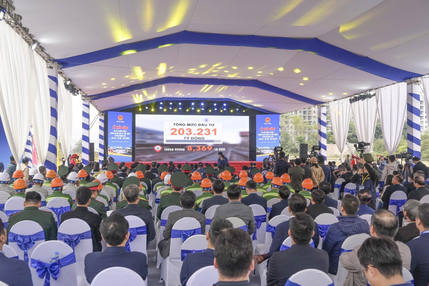 Hình thành trục giao thông chiến lược, tạo động lực phát triển mới Hình thành trục giao thông chiến lược, tạo động lực phát triển mới