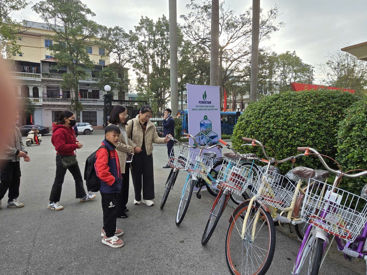 Giảm nghèo bền vững gắn với nông nghiệp sinh thái và bảo vệ môi trường