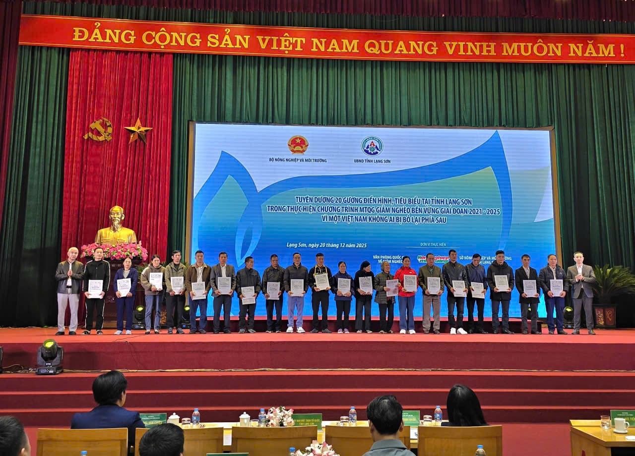 Giảm nghèo bền vững gắn với nông nghiệp sinh thái và bảo vệ môi trường