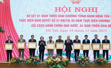 Tiên phong chuyển đổi số, Vietjet nhận Bằng khen từ Thủ tướng Chính phủ