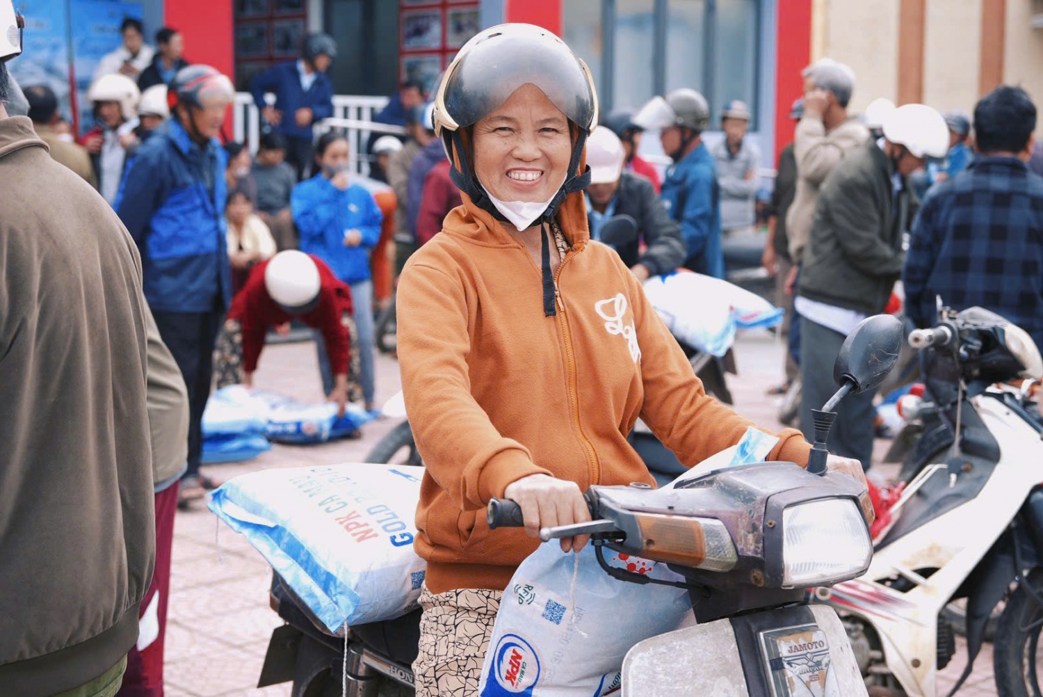 Phân bón Cà Mau đồng hành cùng Kim Trà (Huế) hồi phục sau 4 đợt ngập lụt Phân bón Cà Mau đồng hành cùng Kim Trà (Huế) hồi phục sau 4 đợt ngập lụt