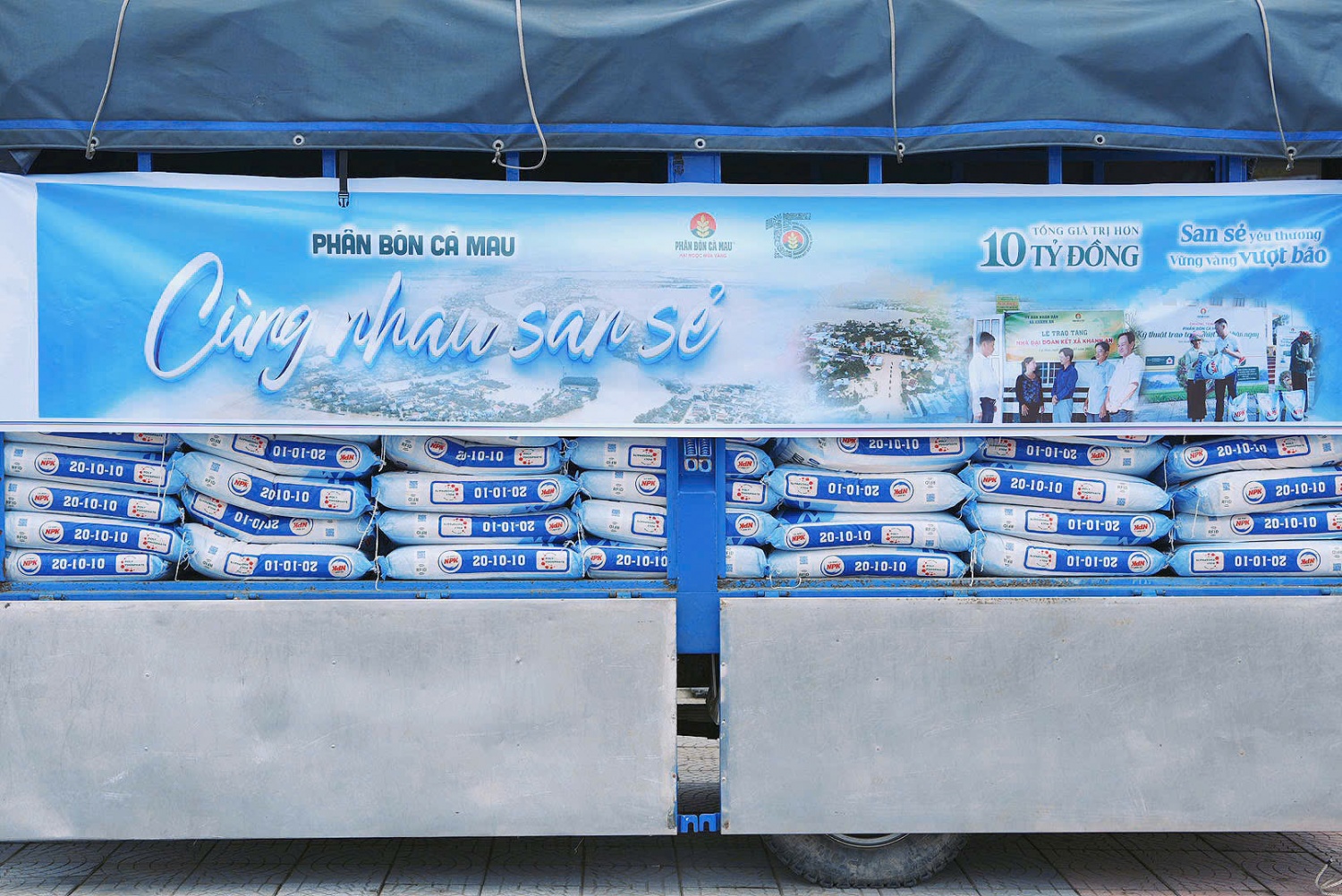 Phân bón Cà Mau đồng hành cùng Kim Trà (Huế) hồi phục sau 4 đợt ngập lụt Phân bón Cà Mau đồng hành cùng Kim Trà (Huế) hồi phục sau 4 đợt ngập lụt