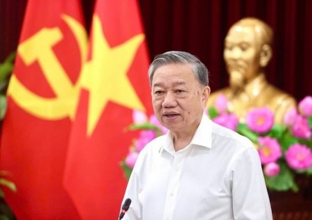 Quân đội nhân dân vững bước dưới cờ Đảng quang vinh