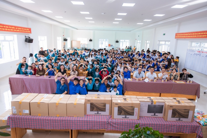 PTSC Marine và hành trình “Trao gửi yêu thương - Ươm mầm tri thức”