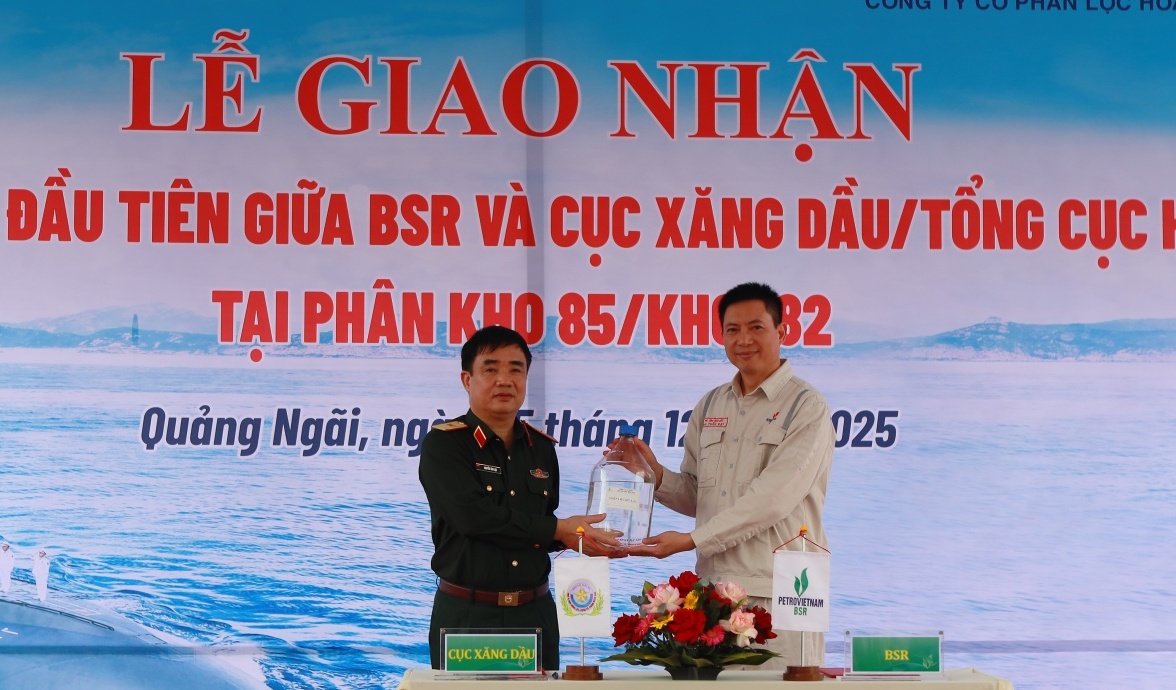 BSR bàn giao lô nhiên liệu đặc chủng đầu tiên phục vụ quốc phòng cho Cục Xăng dầu tại Phân kho 85