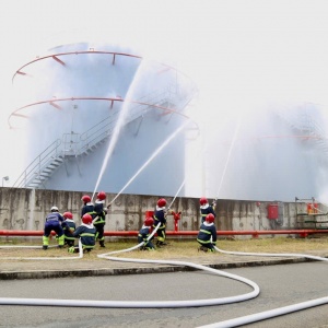 [Chùm ảnh] NMNĐ Sông Hậu 1 diễn tập phòng cháy, chữa cháy và cứu nạn, cứu hộ