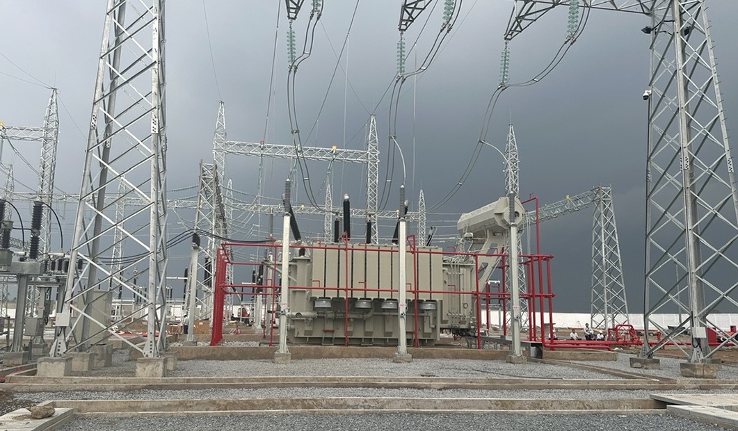 Đóng điện Trạm biến áp 220kV Lấp Vò chào mừng thành Đại hội Công đoàn Điện lực Việt Nam lần thứ VII