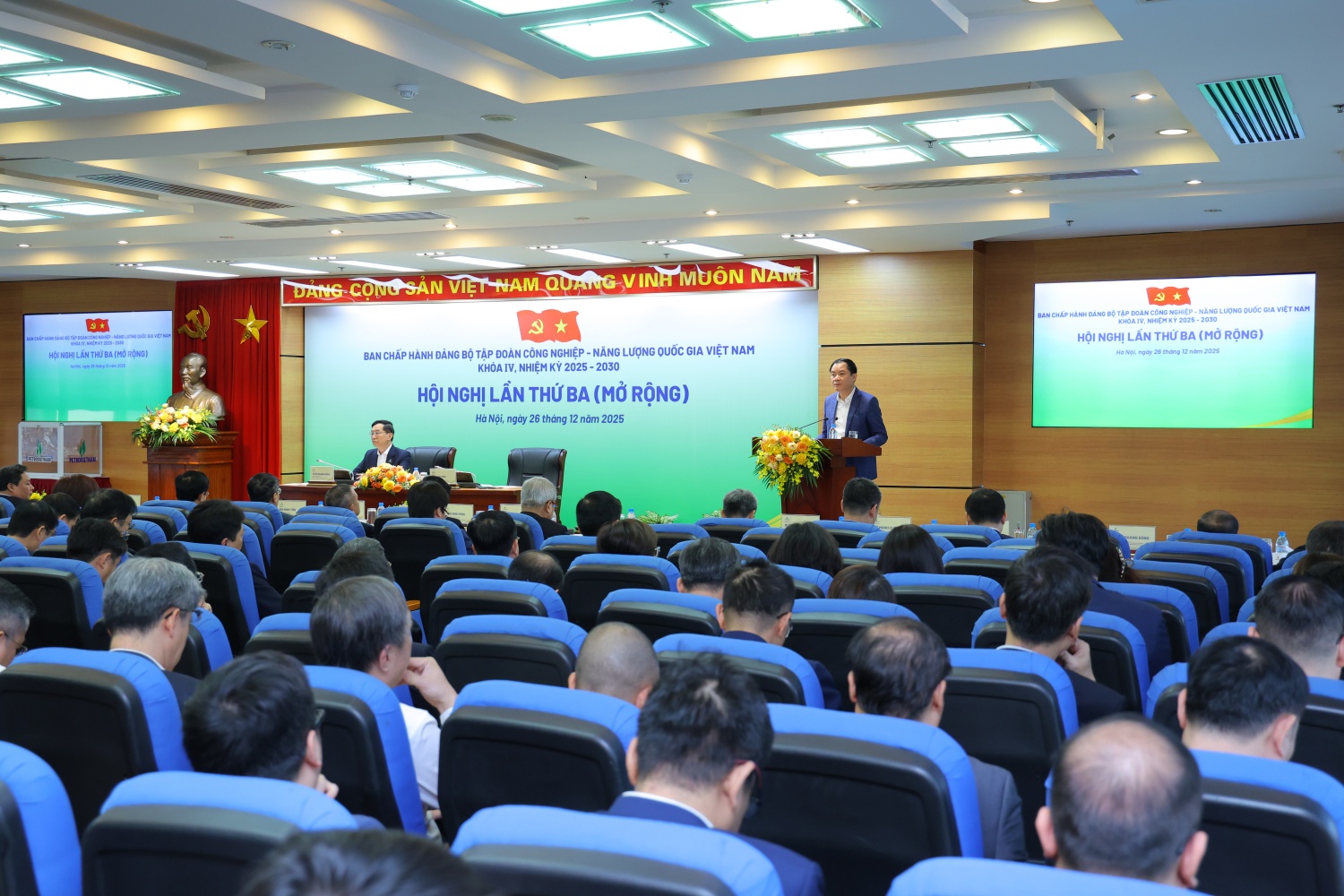 Khơi thông nguồn lực thể chế: 