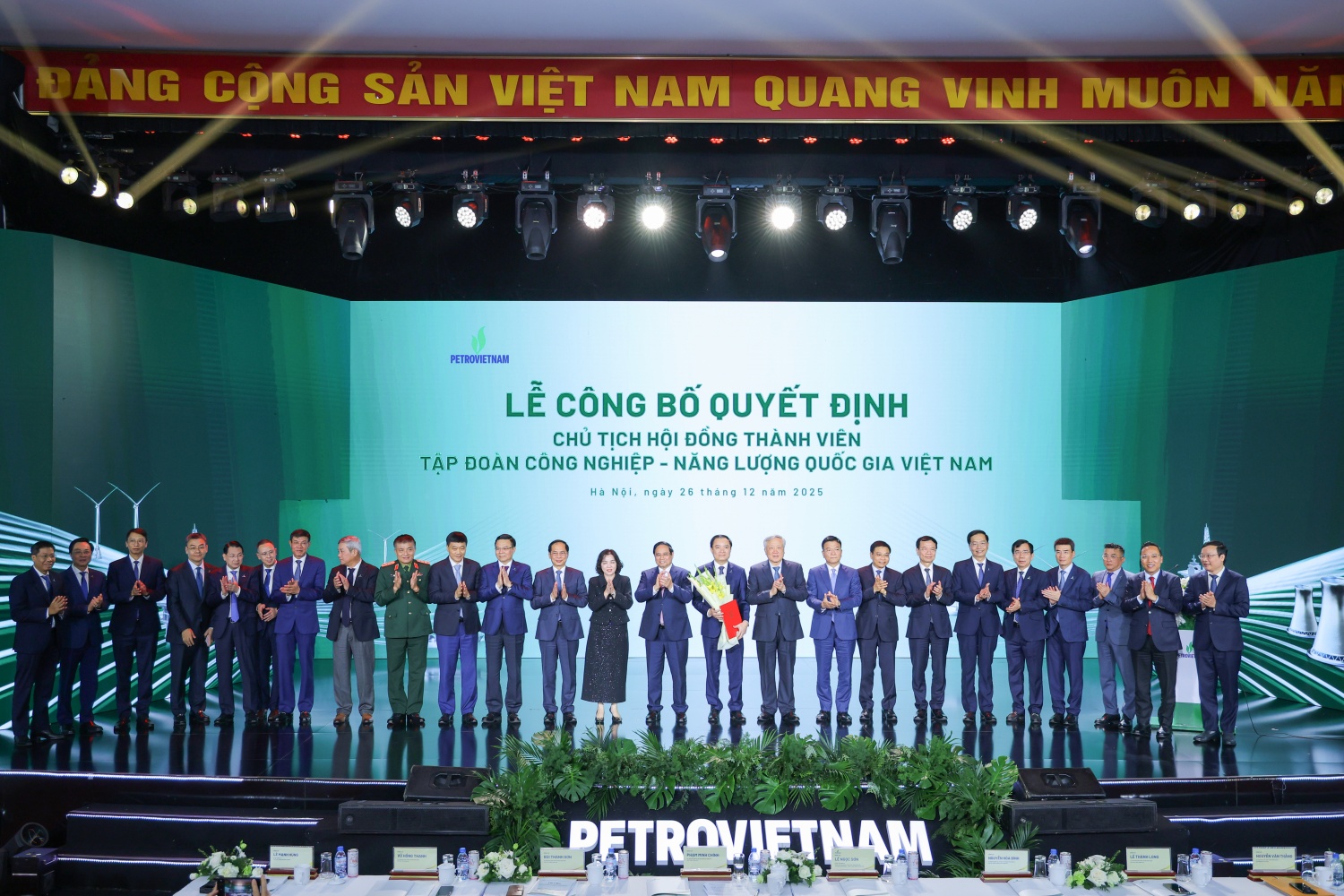 Thủ tướng Phạm Minh Chính: Petrovietnam giữ vững niềm tự hào và bản lĩnh “chiến binh” trong giai đoạn mới Thủ tướng Phạm Minh Chính: Petrovietnam giữ vững niềm tự hào và bản lĩnh “chiến binh” trong giai đoạn mới