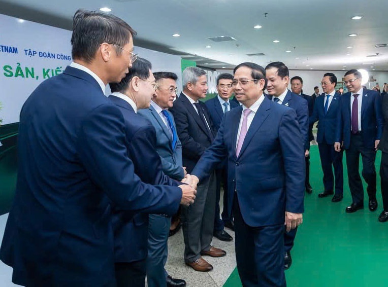 Thủ tướng Phạm Minh Chính: Petrovietnam giữ vững niềm tự hào và bản lĩnh “chiến binh” trong giai đoạn mới Thủ tướng Phạm Minh Chính: Petrovietnam giữ vững niềm tự hào và bản lĩnh “chiến binh” trong giai đoạn mới