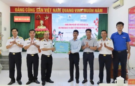 PPS phối hợp Trung đoàn 251, Vùng 2 Hải quân tổ chức tuyên truyền biển, đảo năm 2025